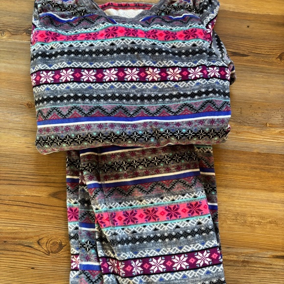 Climate Right 2 pc pajama set. Snowflake design. Small. Excellent condition - Picture 4 of 4